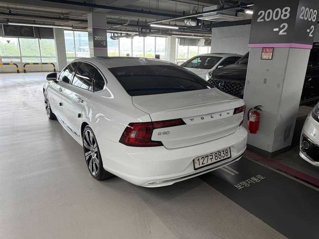 Volvo S90 - Vista 4