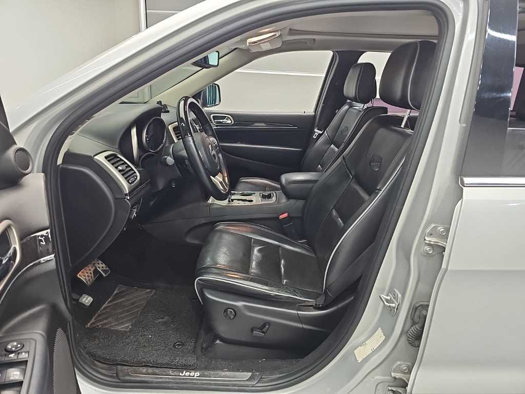 Jeep Cherokee - Vista 11