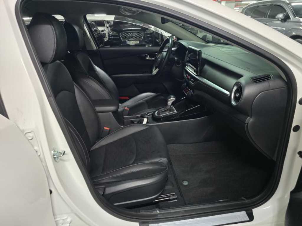 KIA K3 2023 Blanco - Importación desde Corea - HF Imports Iquique - Foto 17