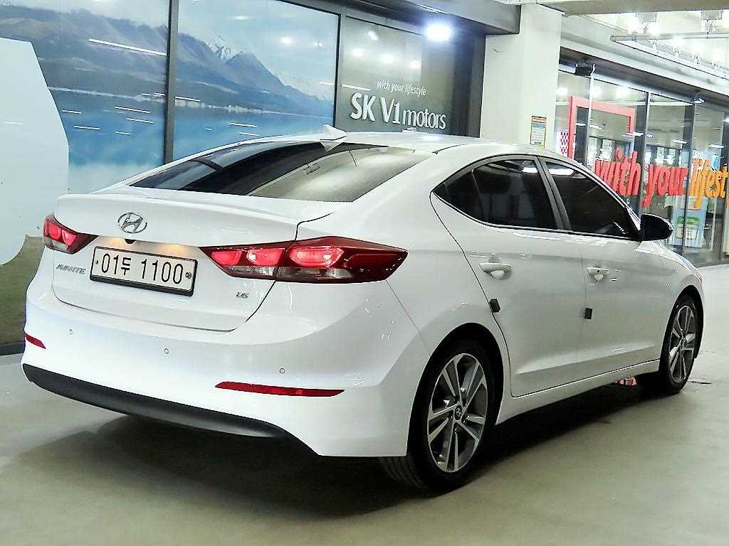 HYUNDAI Avante - Vista 4