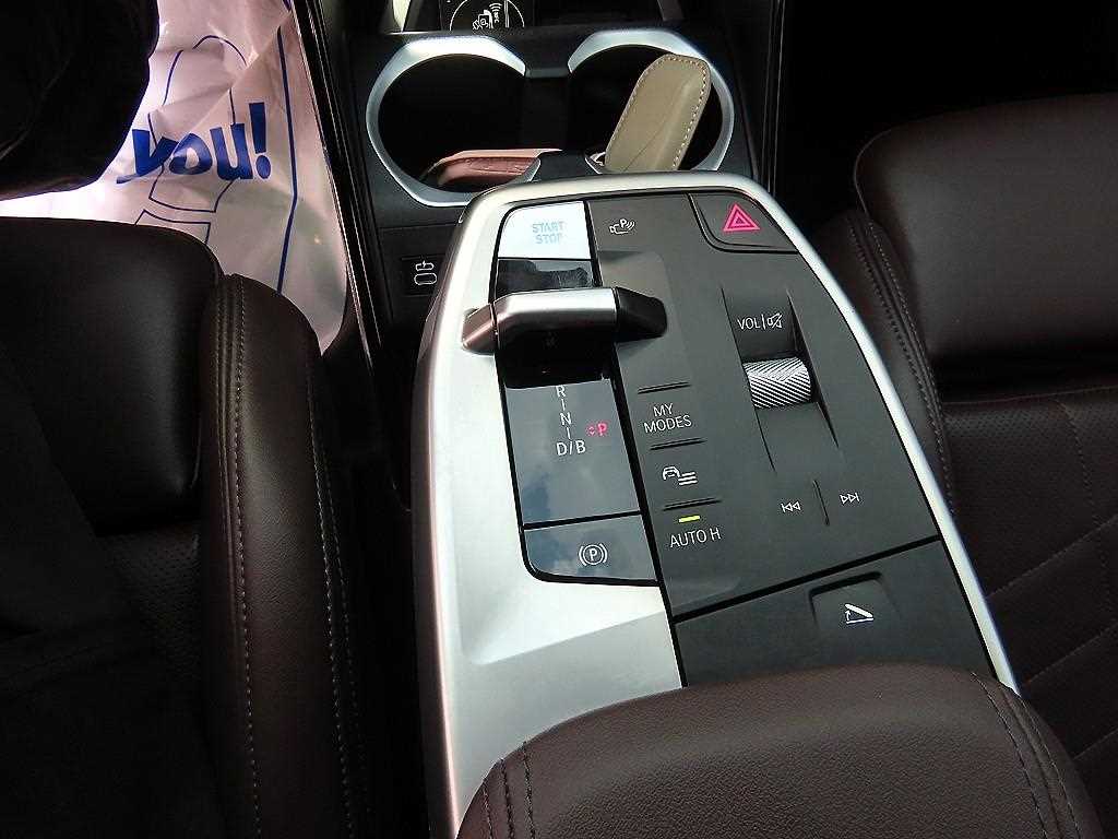 BMW iX1 - Vista 12