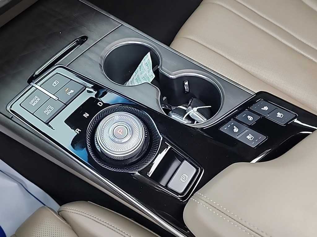 KIA K8 - Vista 8