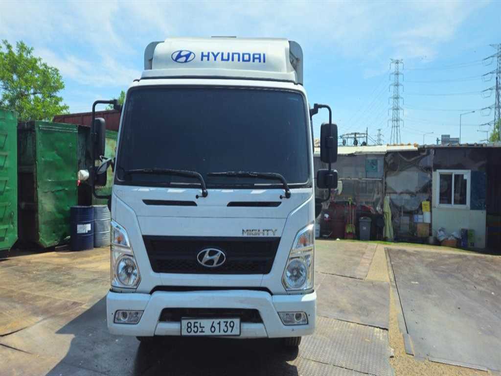medium and large cargo truck - Vista 6