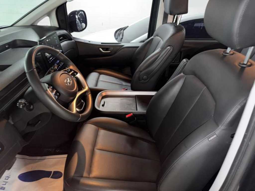 HYUNDAI Staria - Vista 6