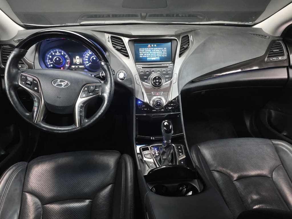 HYUNDAI Grandeur - Vista 7