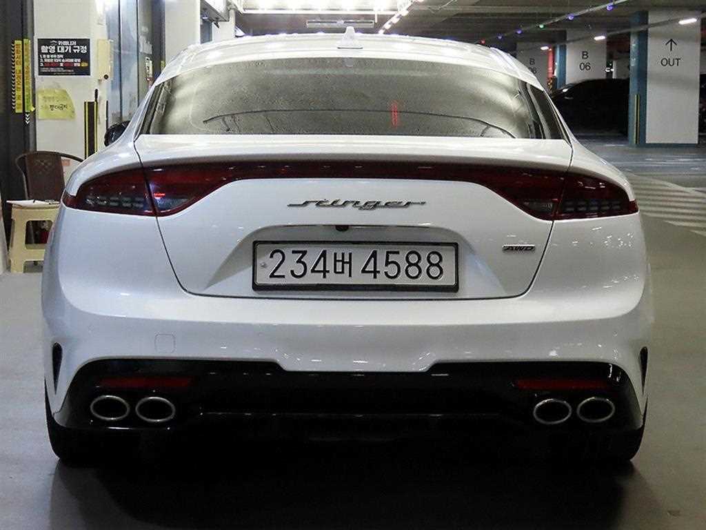KIA Stinger - Vista 5