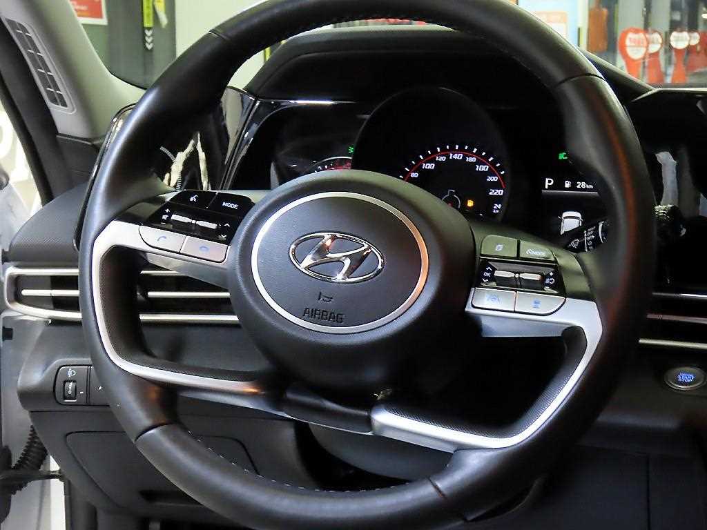 HYUNDAI Avante - Vista 8