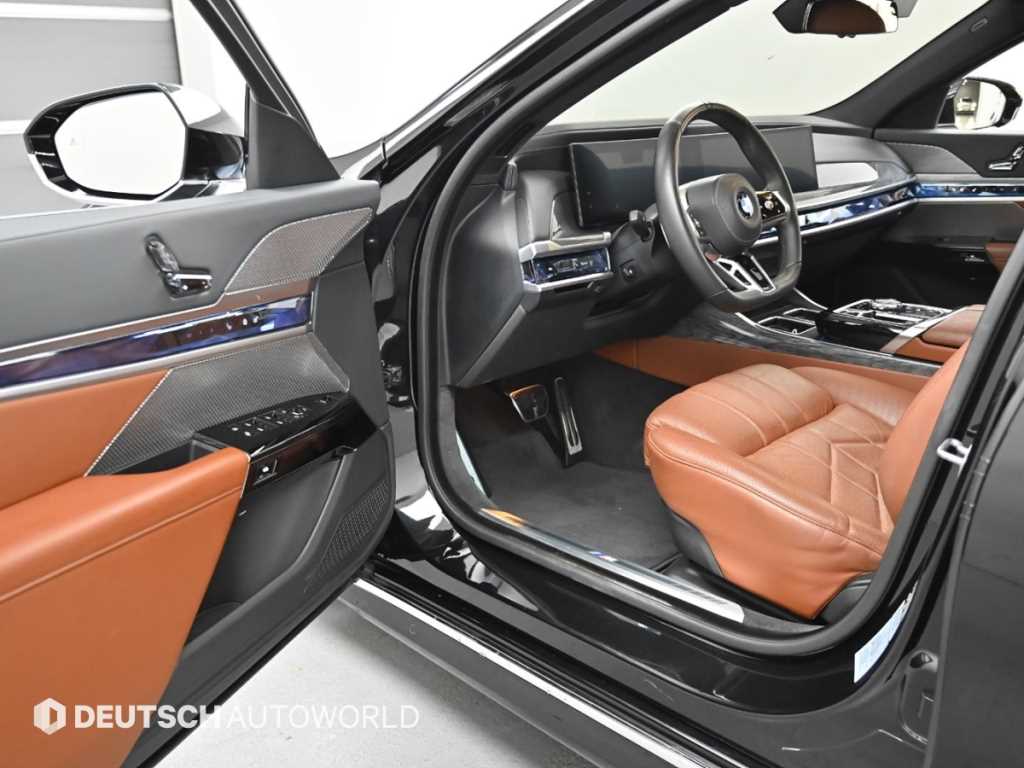 BMW 7 Series - Vista 11