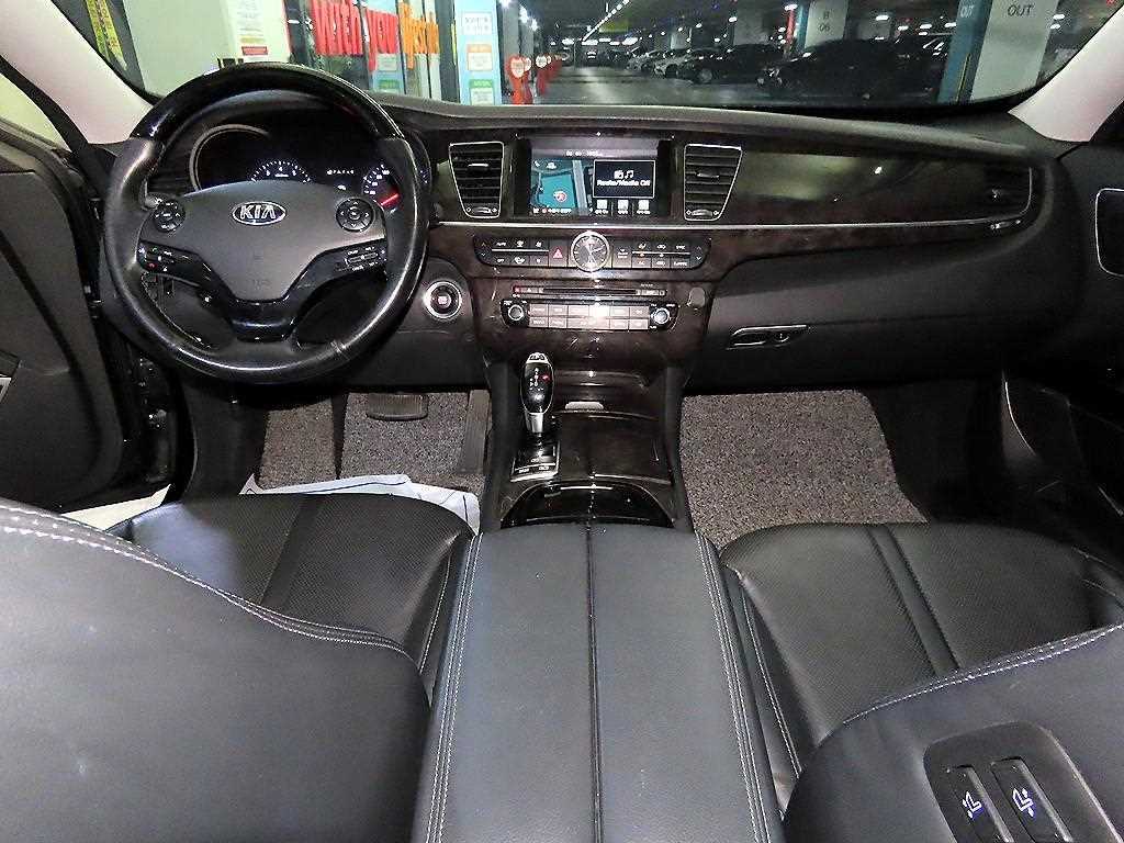 KIA K9 - Vista 10