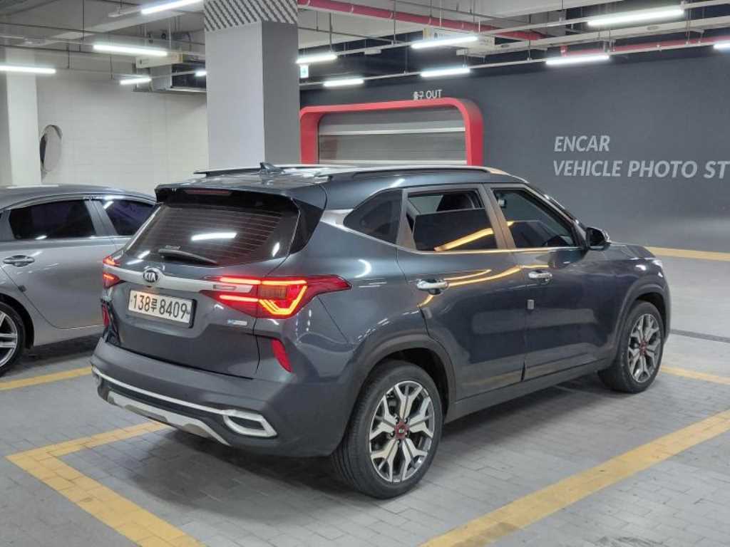 KIA Seltos - Vista 2