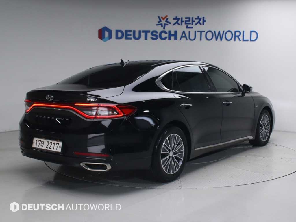 HYUNDAI Grandeur - Vista 4