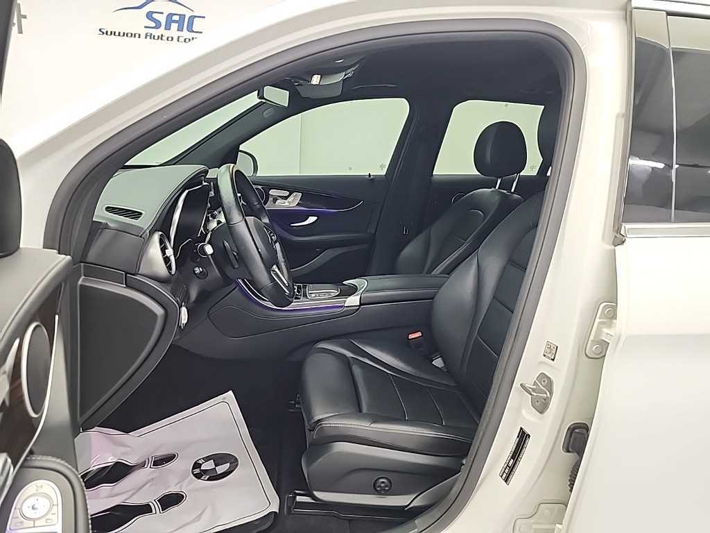 Mercedes Benz GLC Class - Vista 11