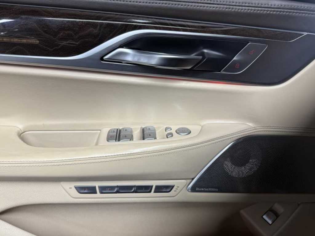 BMW 7 Series - Vista 8