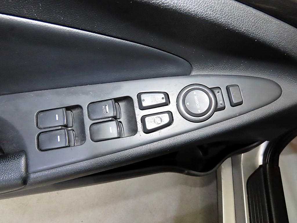 HYUNDAI Sonata 2013 Plateado - Importación desde Corea - HF Imports Iquique - Foto 13