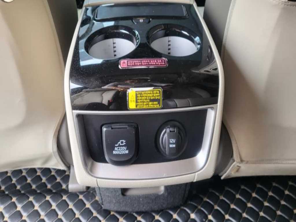 KIA Carnival - Vista 8