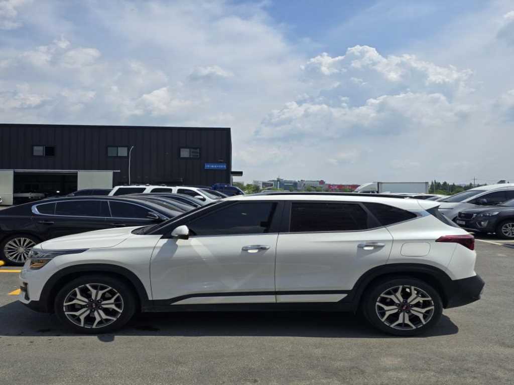 KIA Seltos - Vista 2