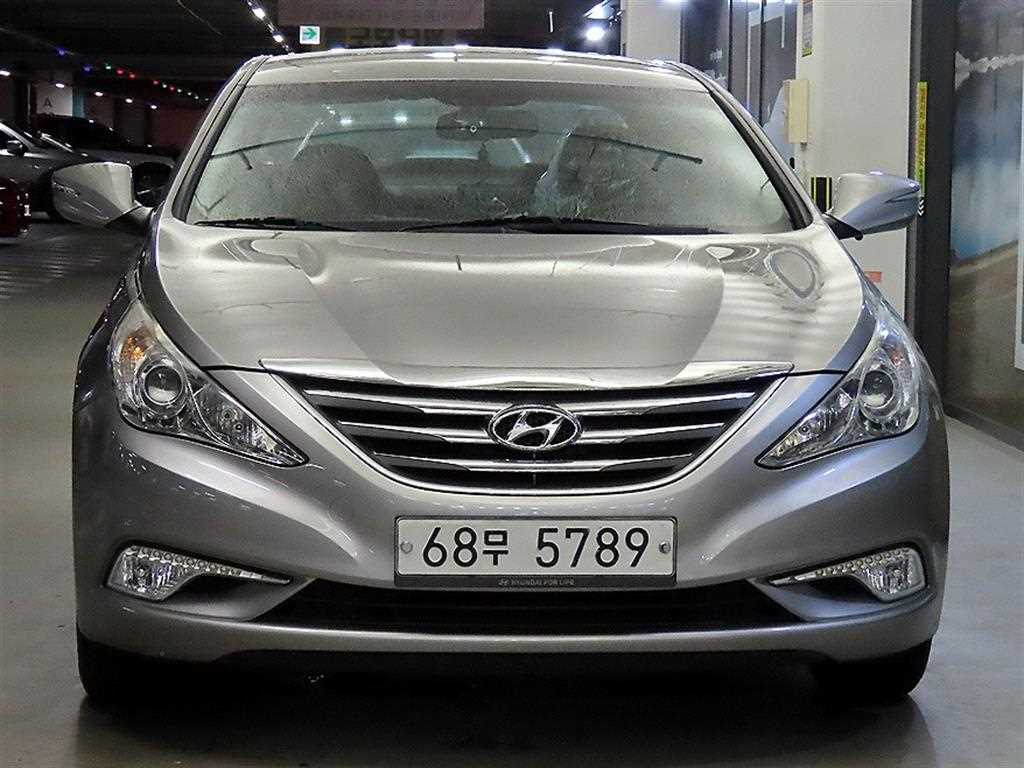 HYUNDAI Sonata - Vista 2