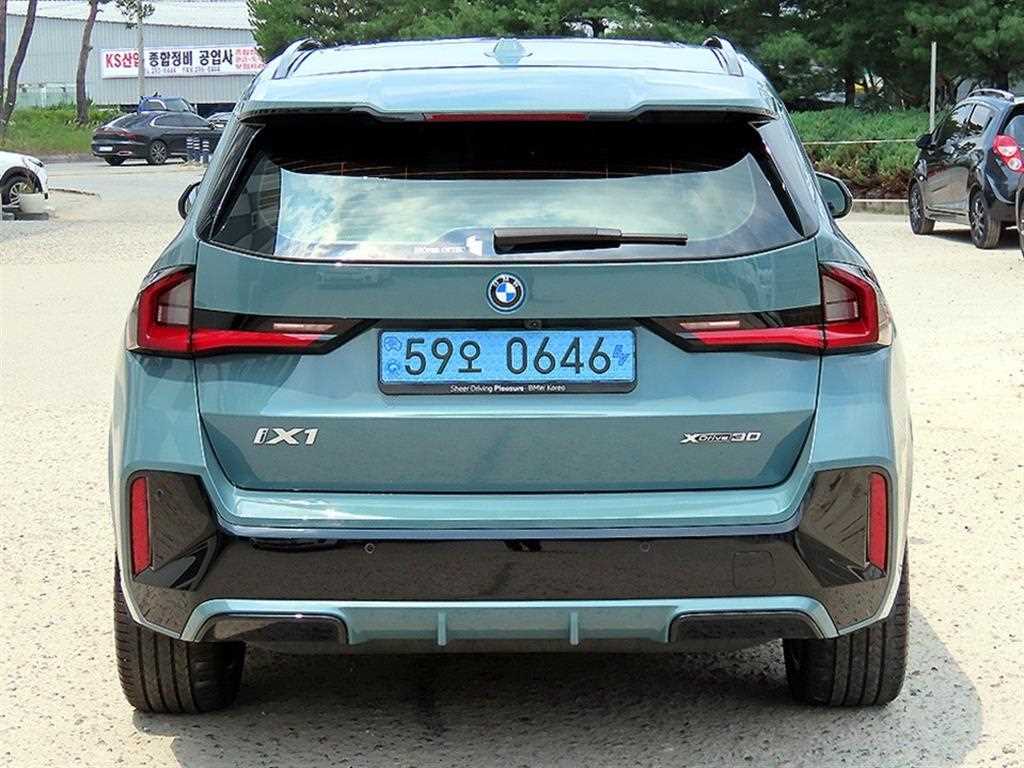 BMW iX1 - Vista 5