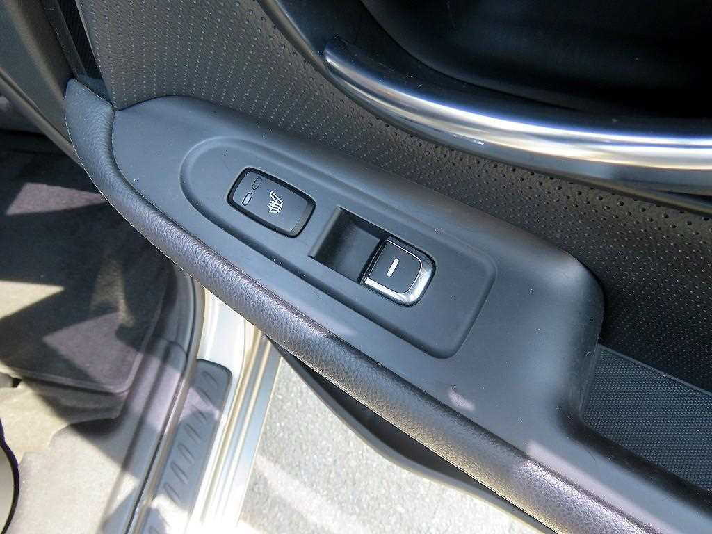 KIA Carens - Vista 10