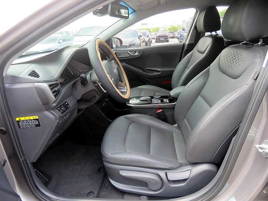 HYUNDAI Ioniq - Vista 6