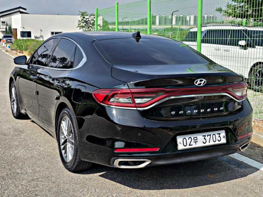 HYUNDAI Grandeur - Vista 5