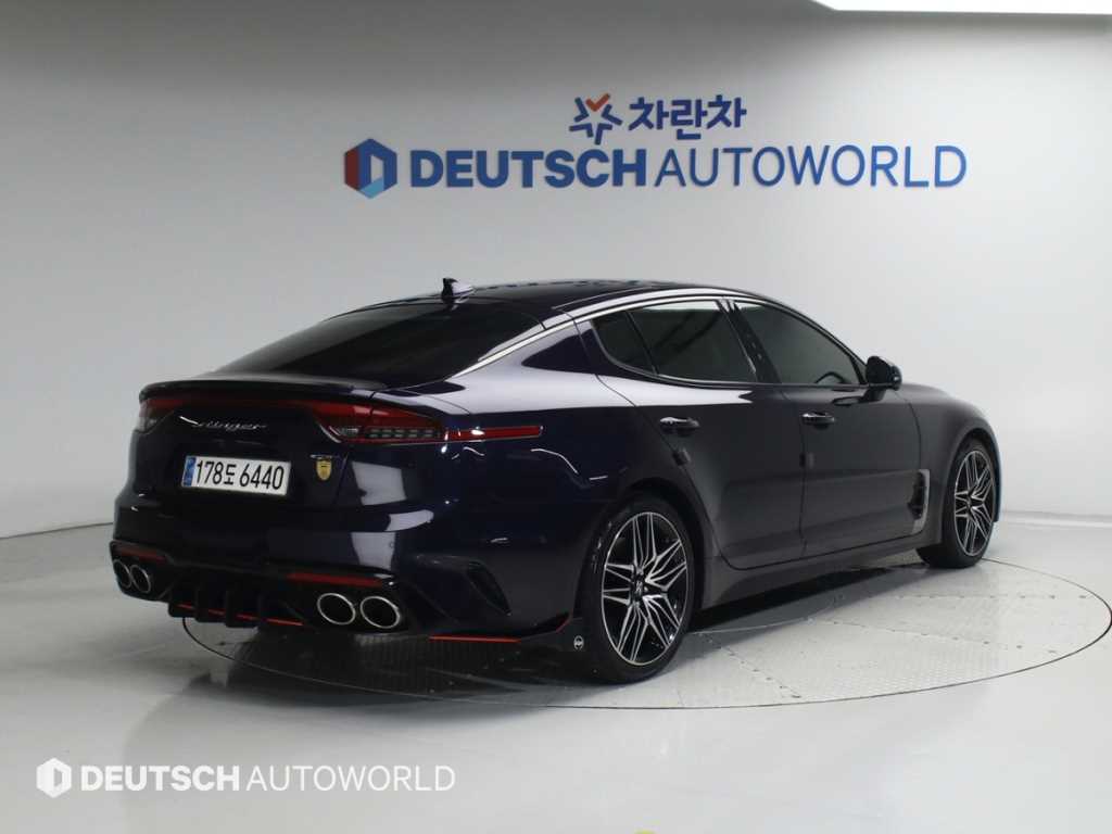 KIA Stinger - Vista 2