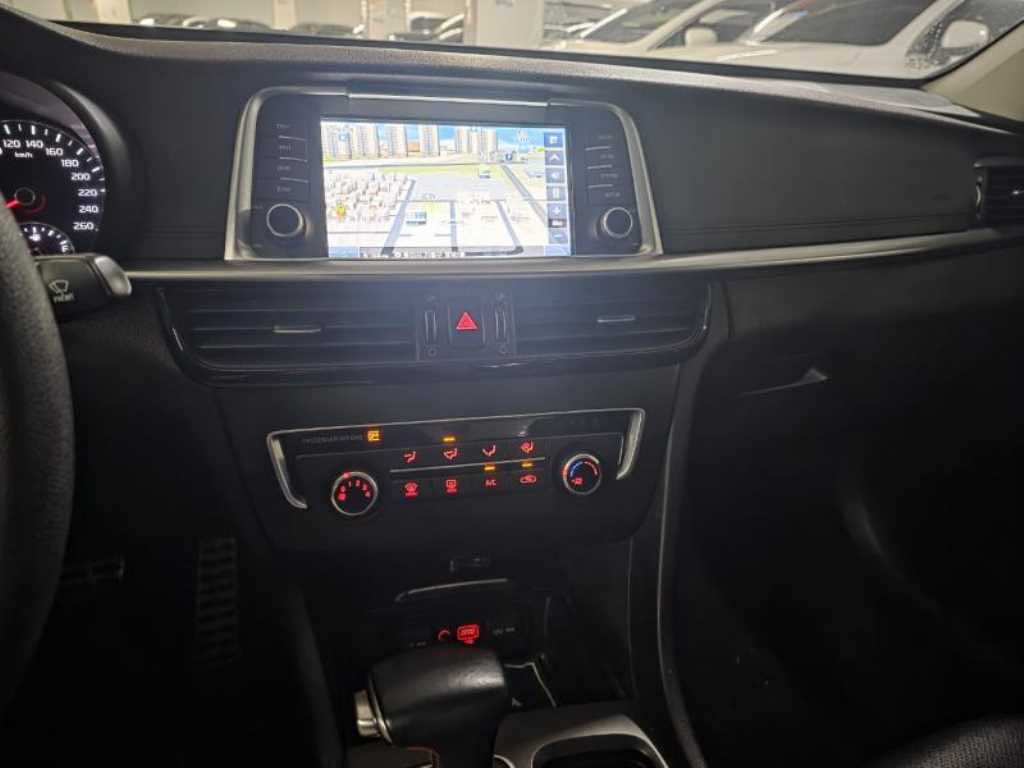 KIA K5 - Vista 10