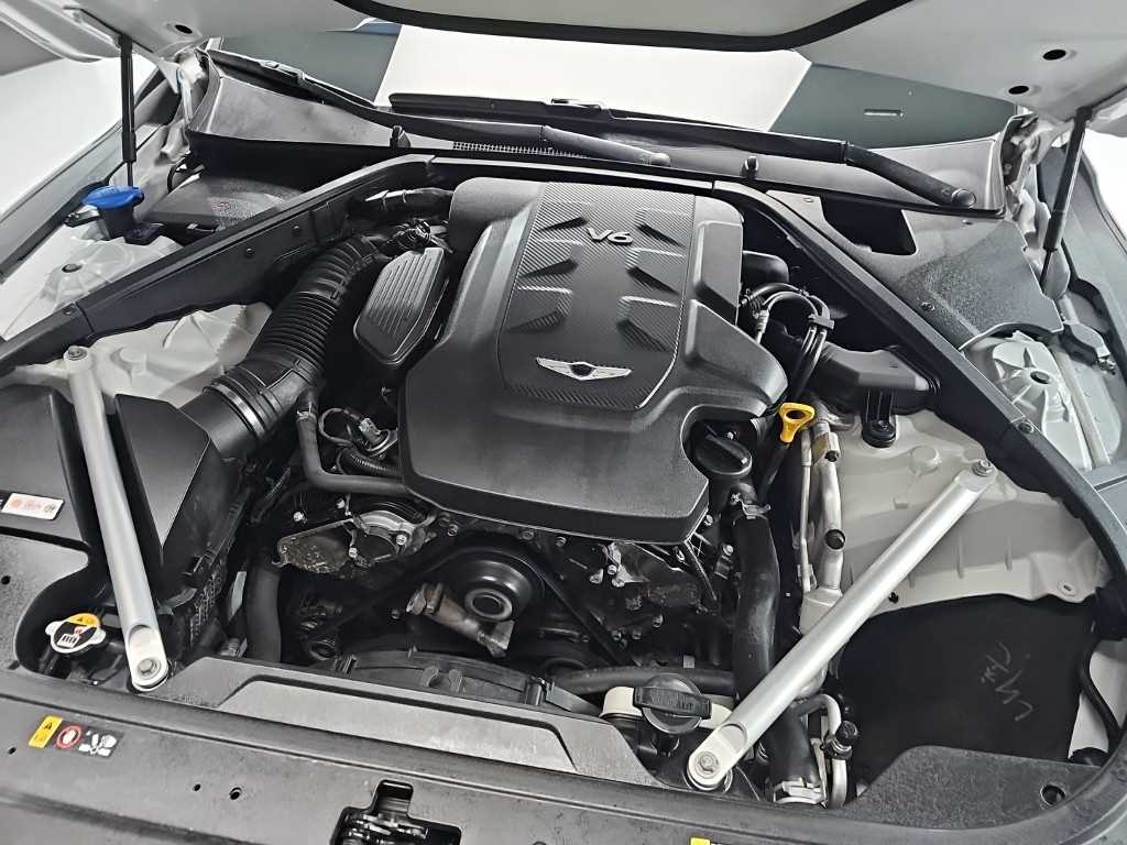Genesis G90 - Vista 4