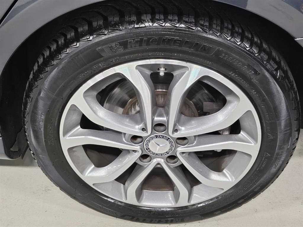 Mercedes Benz C Class 2015 Gris - Importación desde Corea - HF Imports Iquique - Foto 16