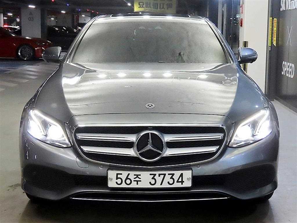 Mercedes Benz E class - Vista 2
