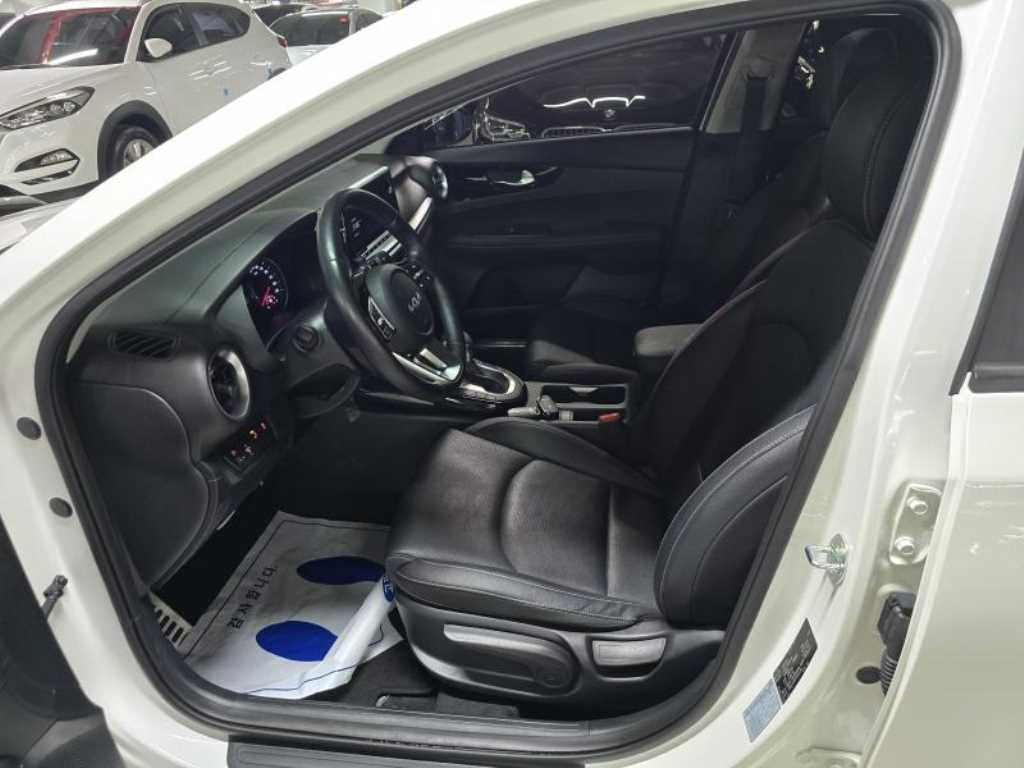 KIA K3 2023 Blanco - Importación desde Corea - HF Imports Iquique - Foto 15