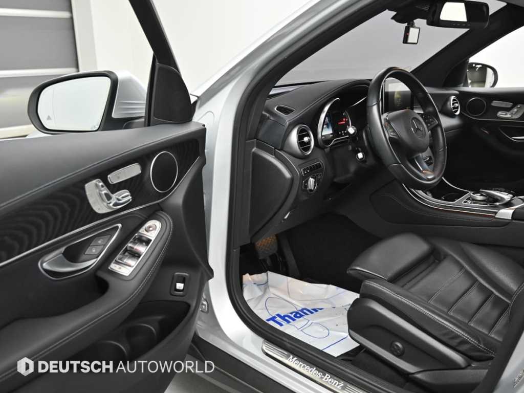 Mercedes Benz GLC Class - Vista 11