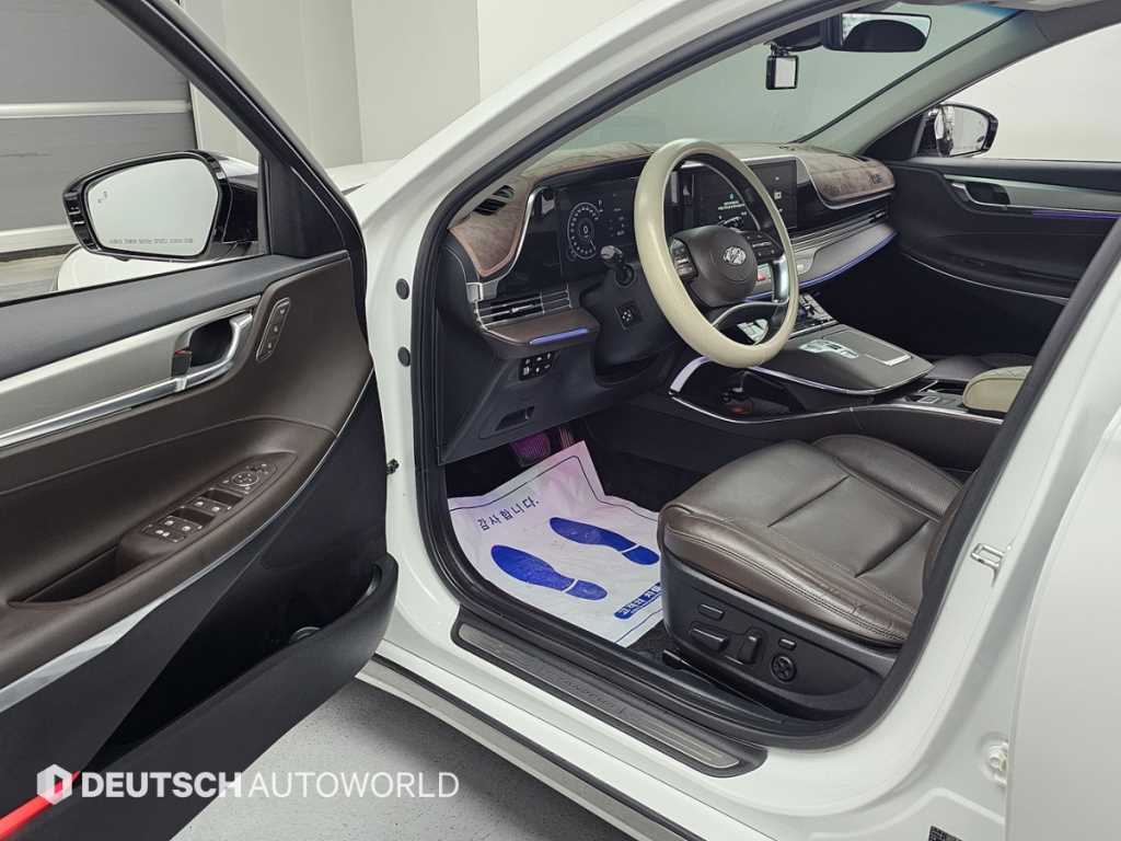 HYUNDAI Grandeur - Vista 11