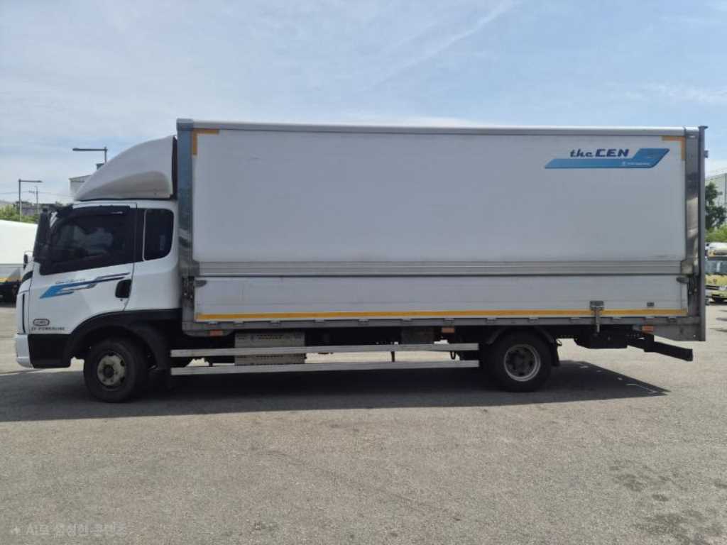 medium and large cargo truck - Vista 5