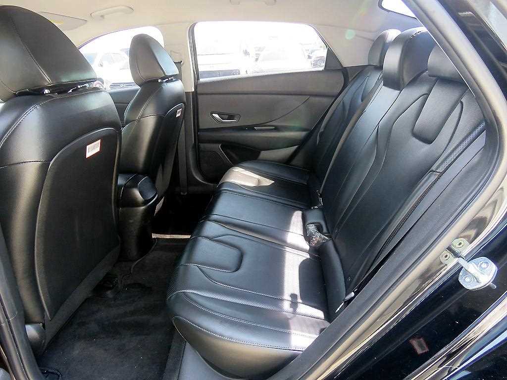 HYUNDAI Avante - Vista 6