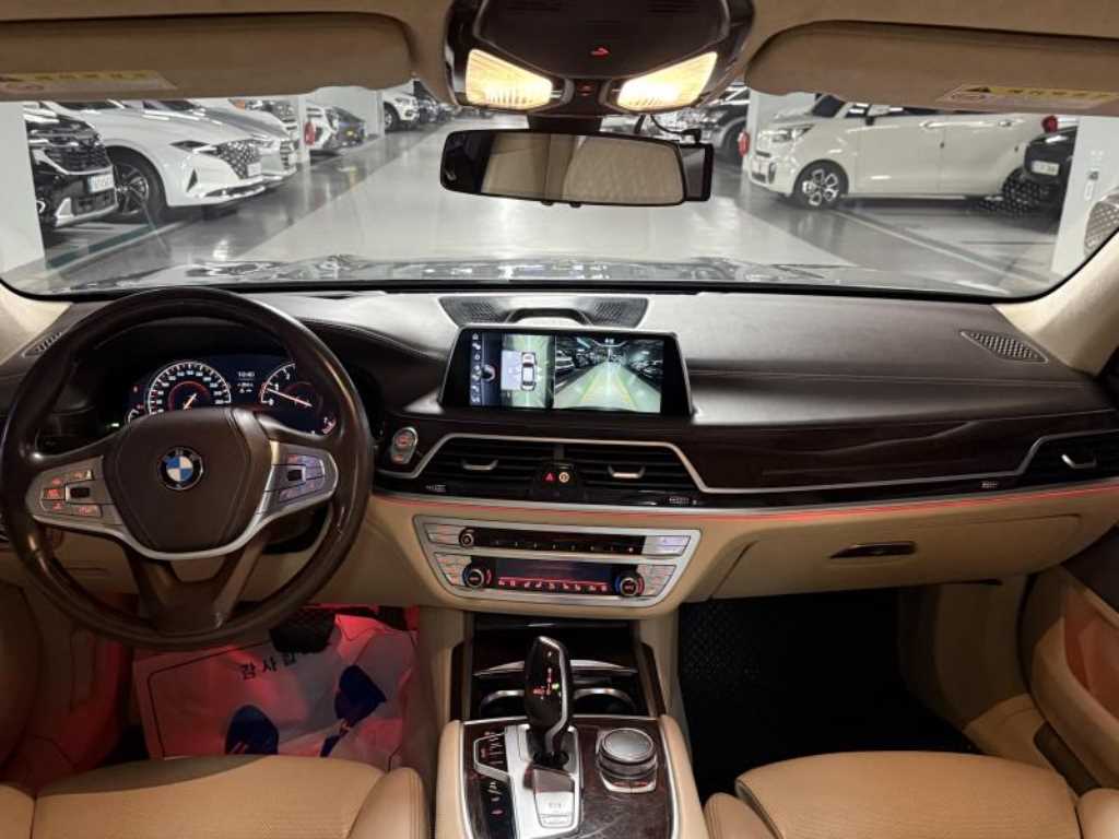 BMW 7 Series - Vista 10