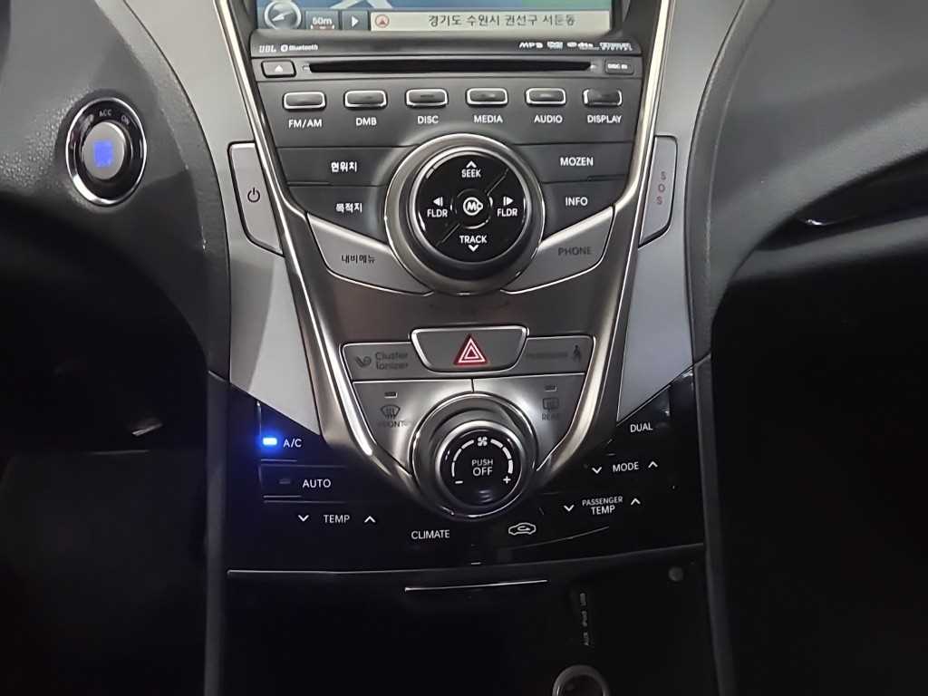 HYUNDAI Grandeur - Vista 10