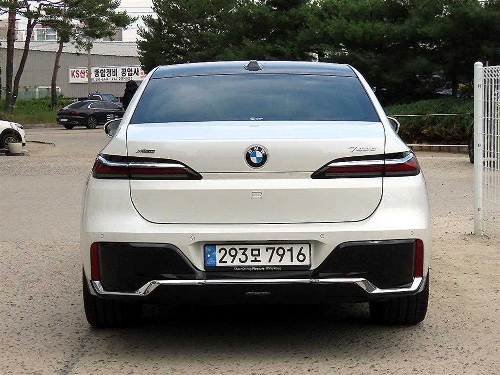 BMW 7 Series - Vista 4
