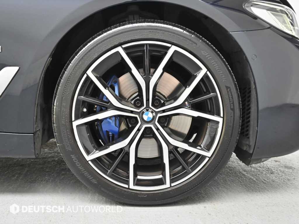 BMW 5 Series - Vista 5