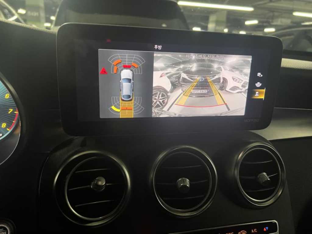 Mercedes Benz GLC Class - Vista 10
