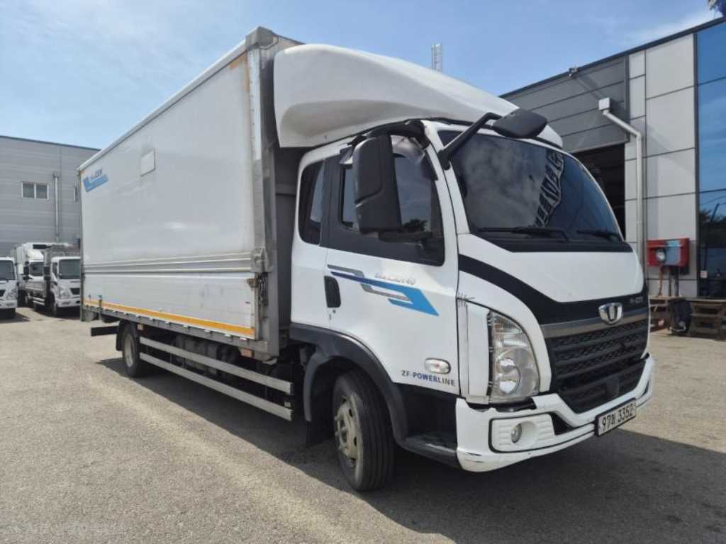 medium and large cargo truck - Vista 3