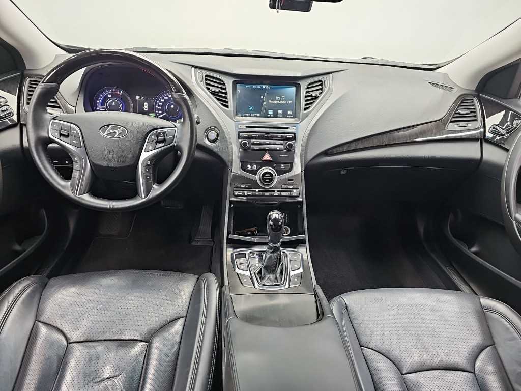 HYUNDAI Grandeur - Vista 7