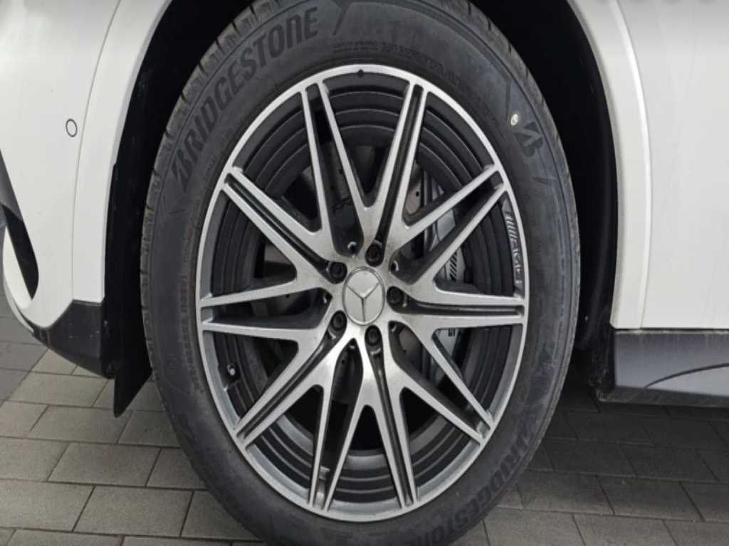 Mercedes Benz GLC Class - Vista 5