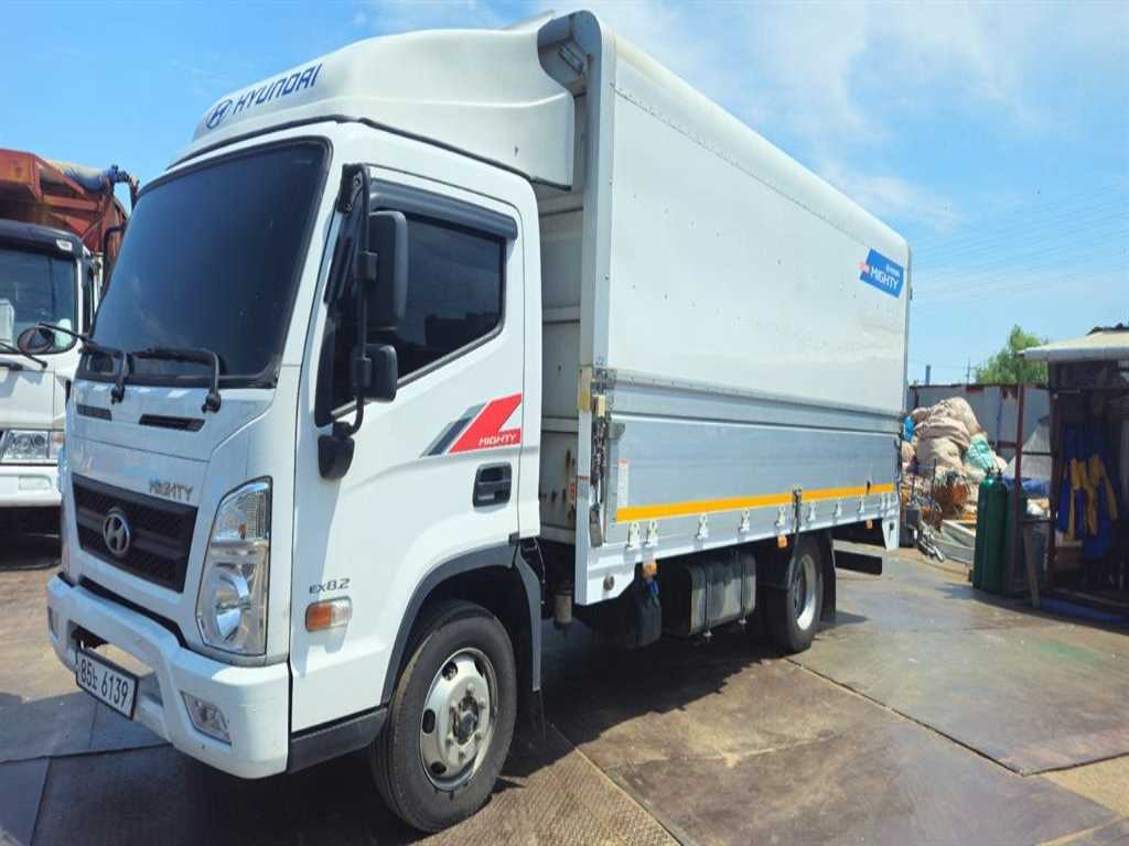 medium and large cargo truck - Vista 8