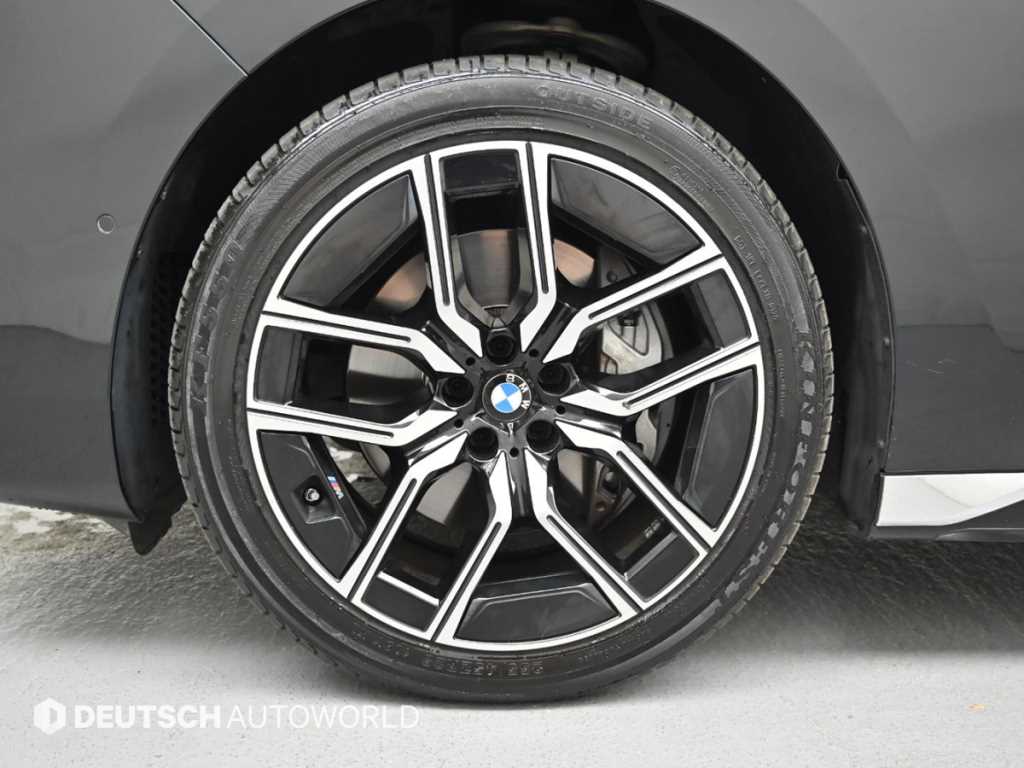 BMW 7 Series - Vista 5