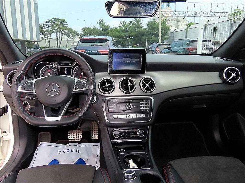 Mercedes Benz CLA Class - Vista 8