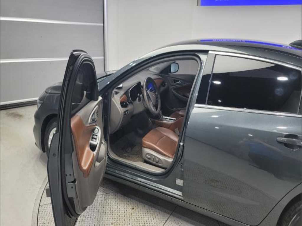 Chevrolet Malibu - Vista 5