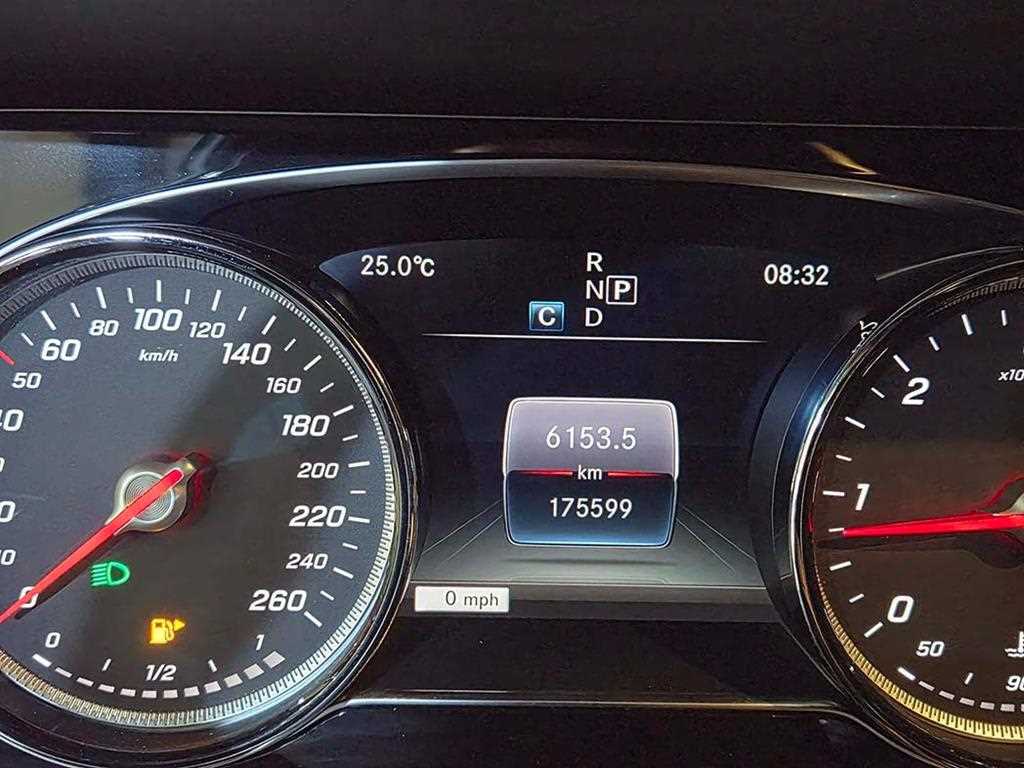 Mercedes Benz E class - Vista 9