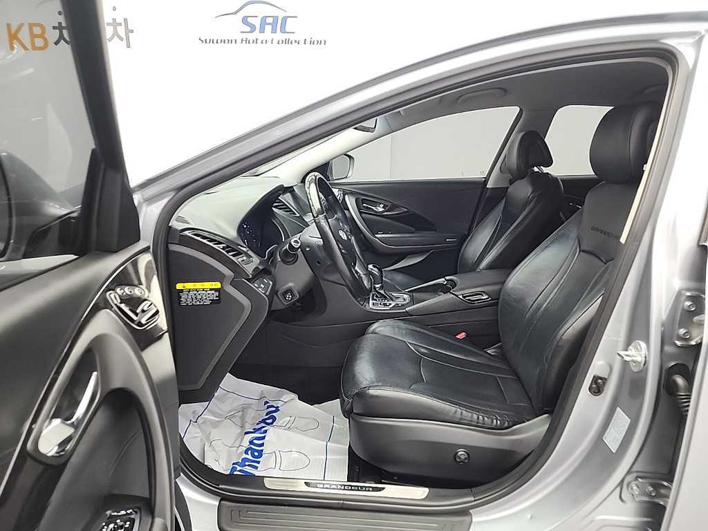 HYUNDAI Grandeur - Vista 11