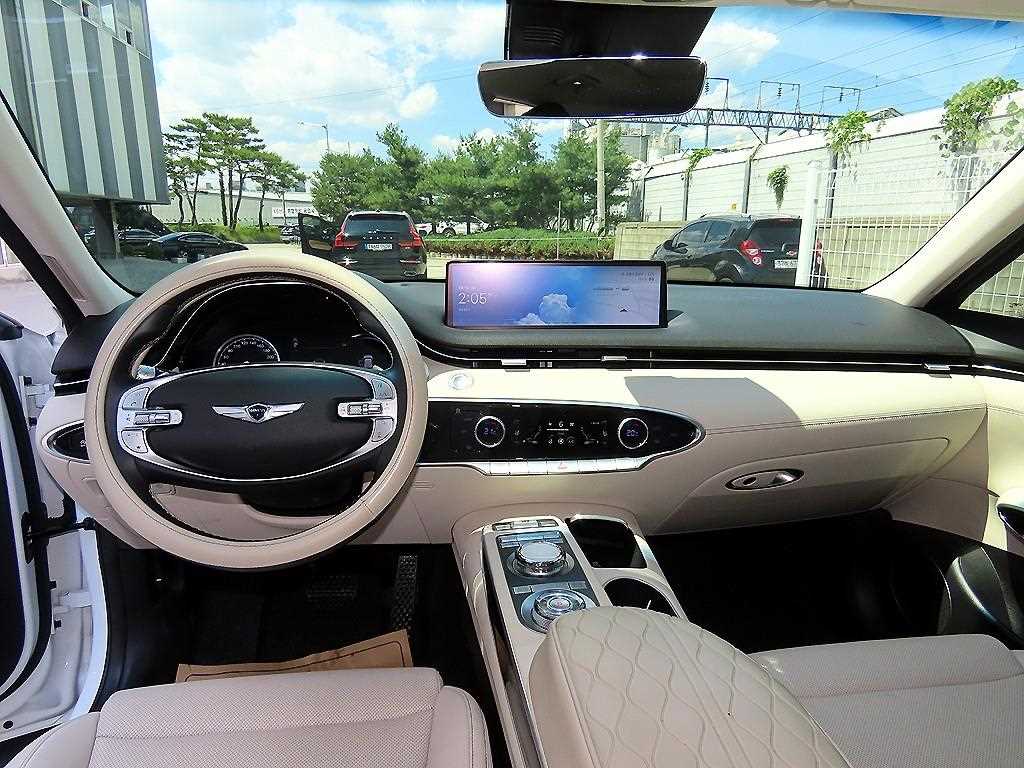 Genesis GV70 - Vista 7